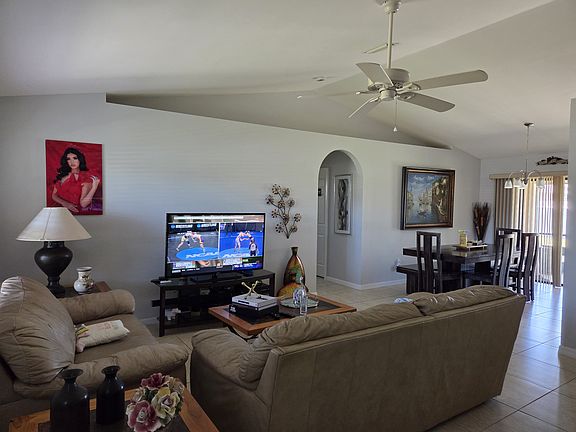3rd image of 113 NE 9th Pl