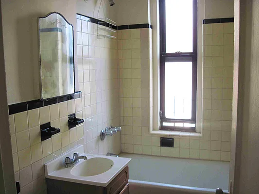 Rented by Luxor Homes & Investment Realty | media 12