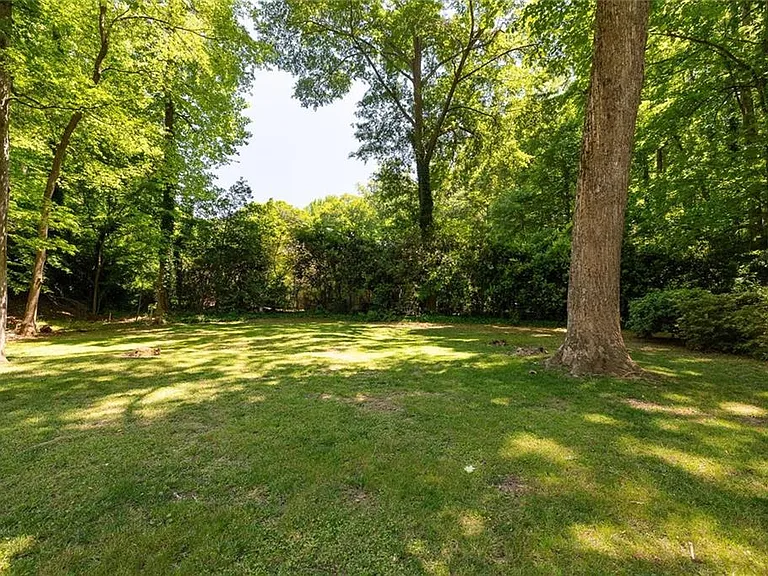 445 Forest Hills Dr — Photo 41