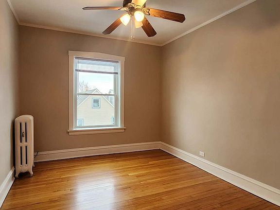 5th image of 1921 W Berteau Ave APT 3D