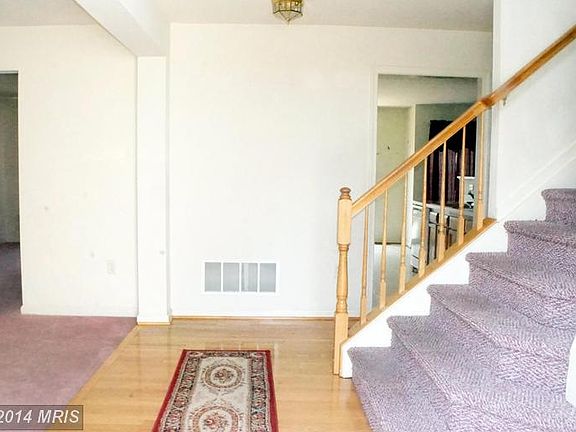 3rd image of 906 Wagner Farm Ct