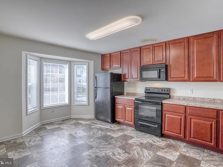 327 Tribbitt St — Photo 1
