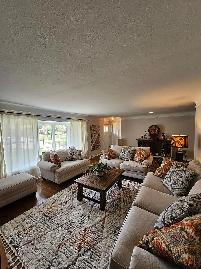 Charming Ranch-Style Home in Seven Hills, OH Available Now — Photo 3