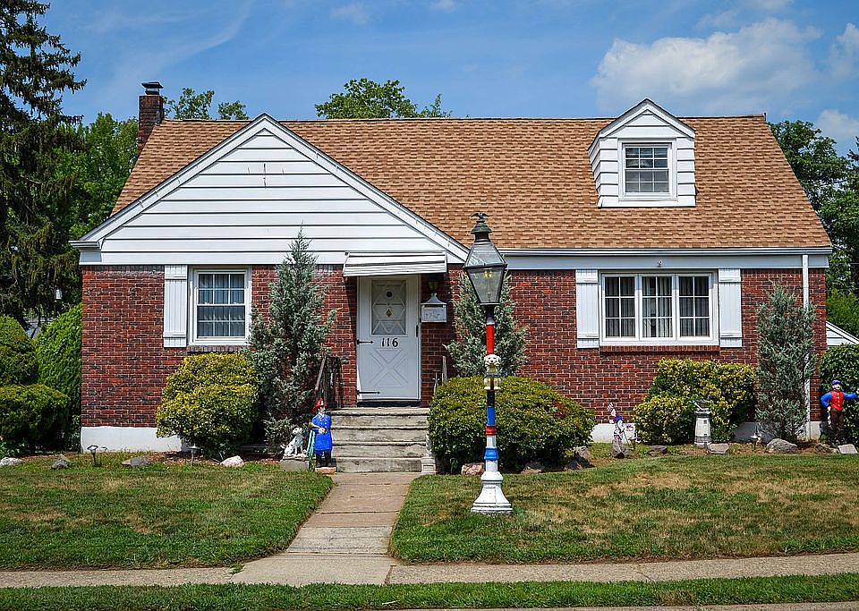 1st image of 116 E Linden Ave