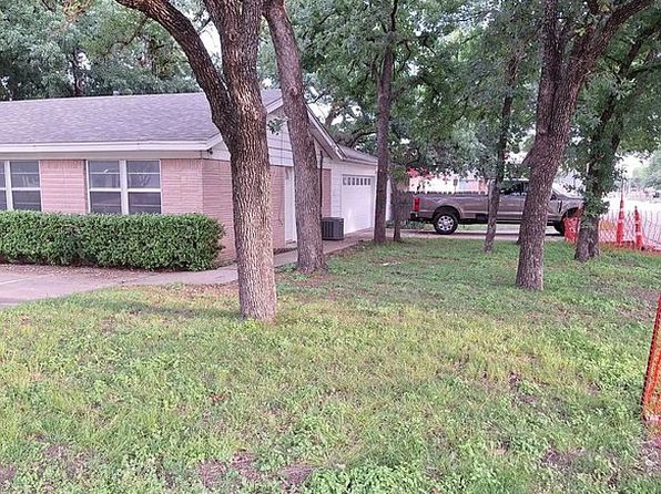 100 Oakhurst Dr, Hurst, TX 76053