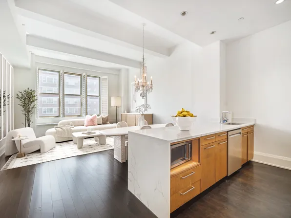 263 9th Avenue 7A image 1 of 10