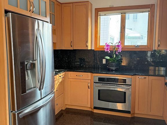 4th image of 77 Lynton Road