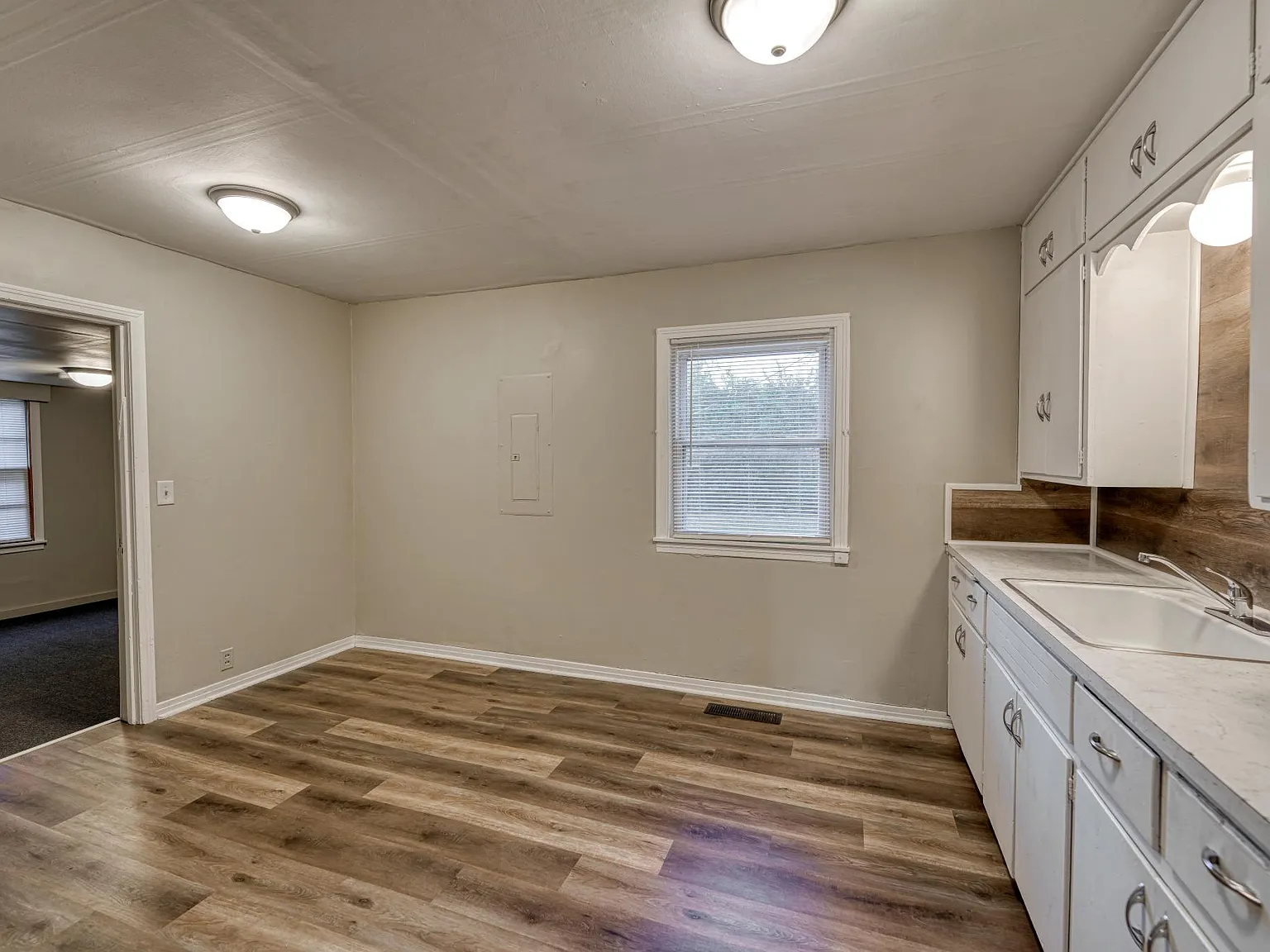 2 bed, 864 sqft, $1,150 — Photo 2