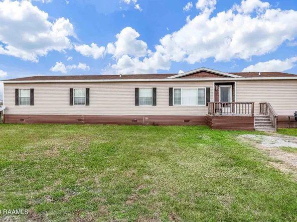 4911 Autumn Ln, Jeanerette, LA 70544