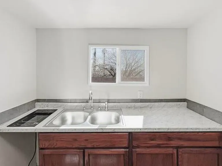 816 N Estrella St — Photo 7