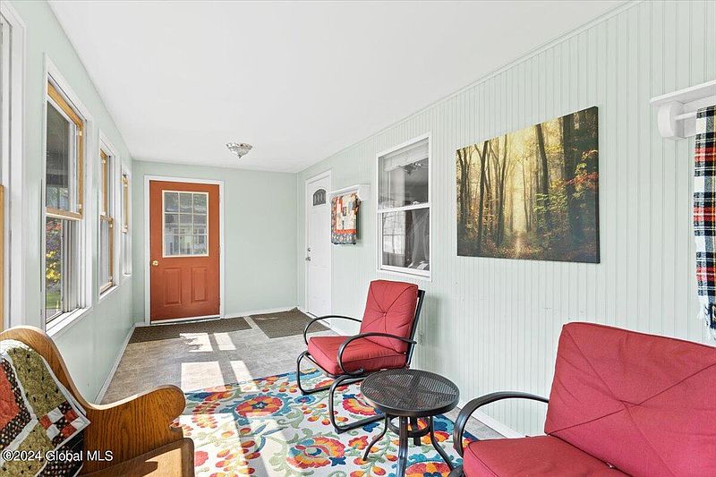 5th image of 38 Brookfield Avenue