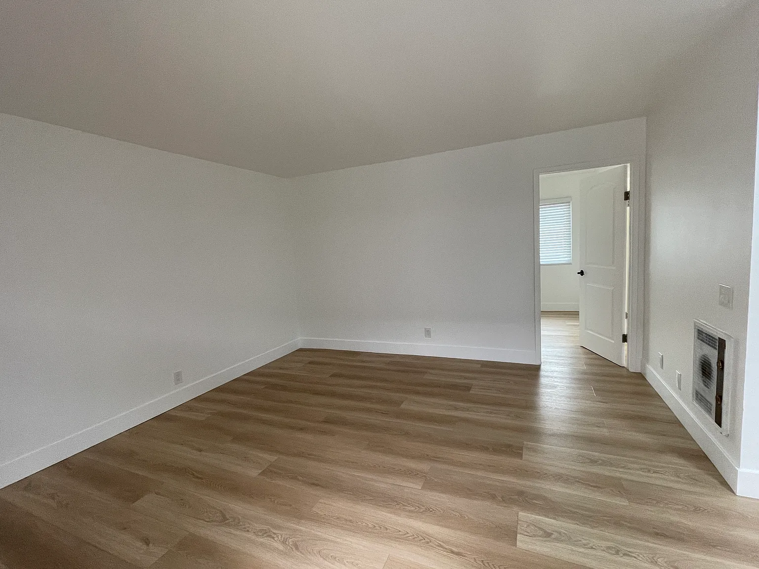 1 bed, 600 sqft, $2,300 — Photo 4