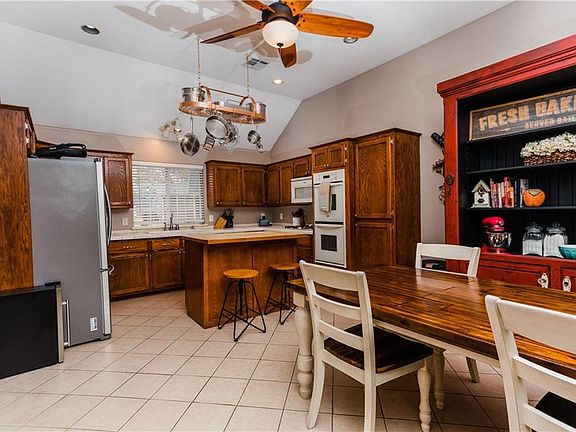 4th image of 1308 SW 109th Pl