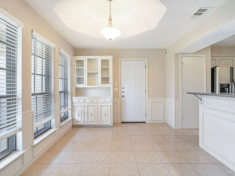 802 Pebblebrook Dr — Photo 11