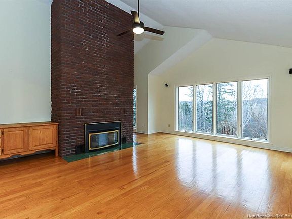 5th image of 1623 Main St