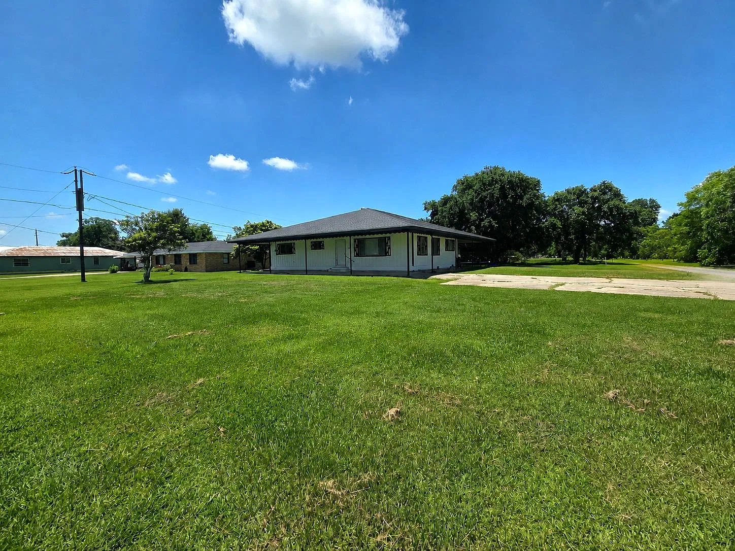 3 bed, 1672 sqft, $1,400 — Photo 2