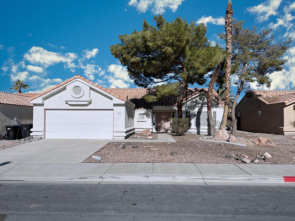 1st image of 2746 Sandalwood Ave