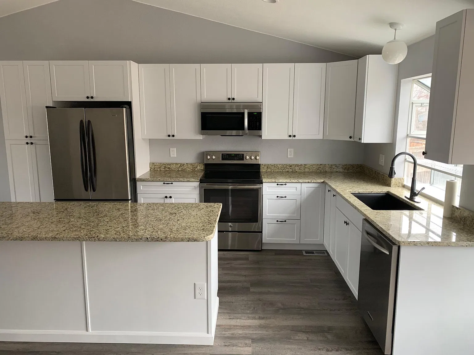 3 bed, 1433 sqft, $3,000 — Photo 2