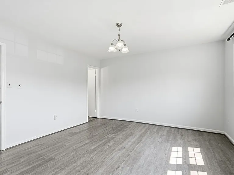 9178 Laurelwood Ct — Photo 20