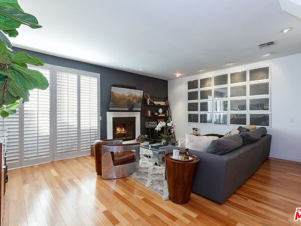 1st image of 1027 N Genesee Ave APT 2