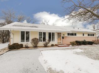 585 Geronimo St, Hoffman Estates, IL 60169