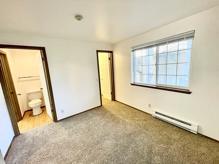2nd Bedroom with access to Jack and Jill style bathroom.
