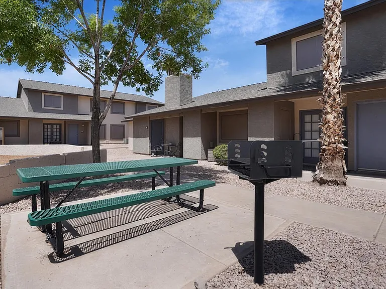 Falcon Glen Apartments — Photo 25