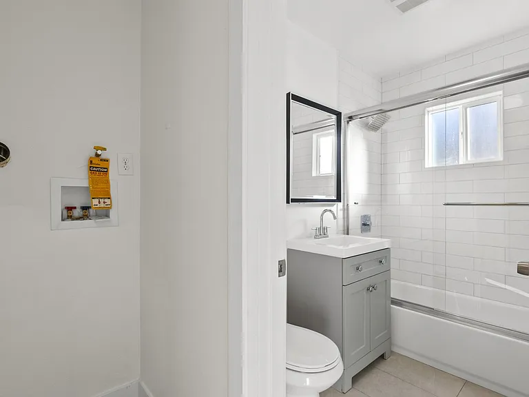 6661 Beck Ave — Photo 12