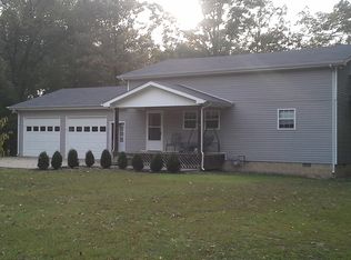 115 J W Ray Dr, Waynesboro, TN 38485