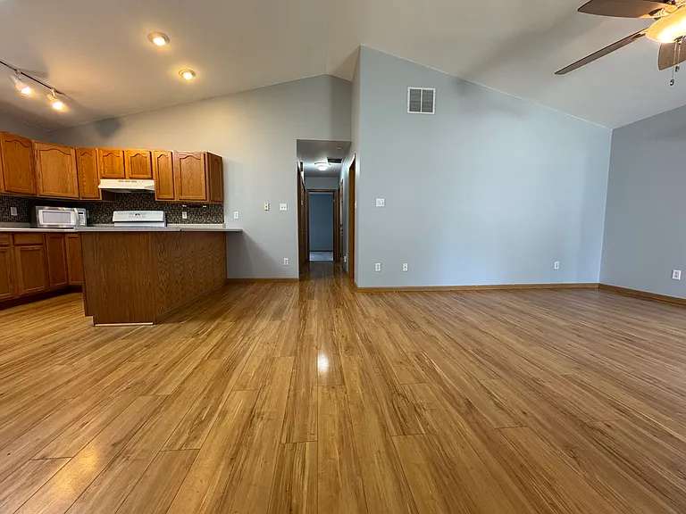 326 Brown Ct — Photo 19