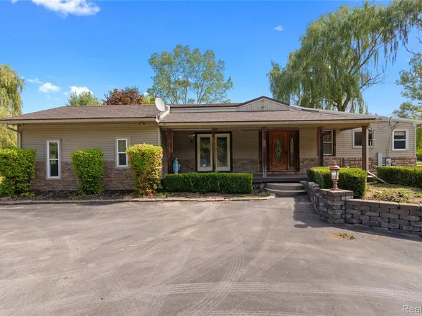 8145 Lindsey Rd, Casco, MI 48064