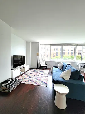 Rented by Sotheby's International Realty | media 19