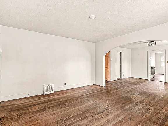5th image of 545 N Sunnyside Ave
