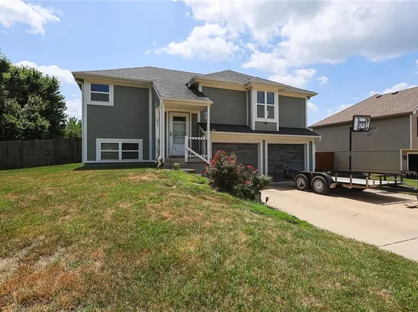205 Echo Rdg, Buckner, MO 64016
