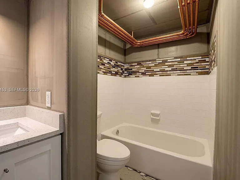 799 Jeffery St #0 — Photo 1