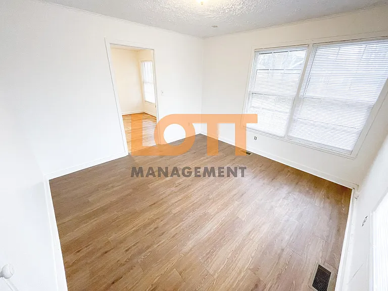 1 Monroe St — Photo 7