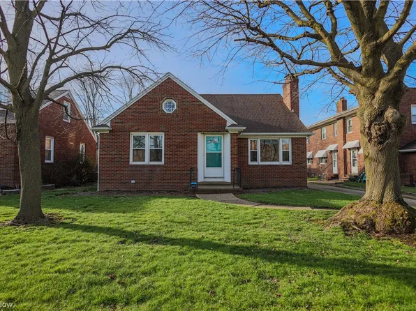 906 Milford St NE, Canton, OH 44714