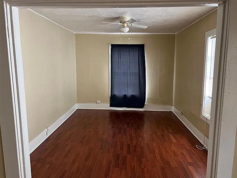 5105 Crawford St #2 — Photo 4