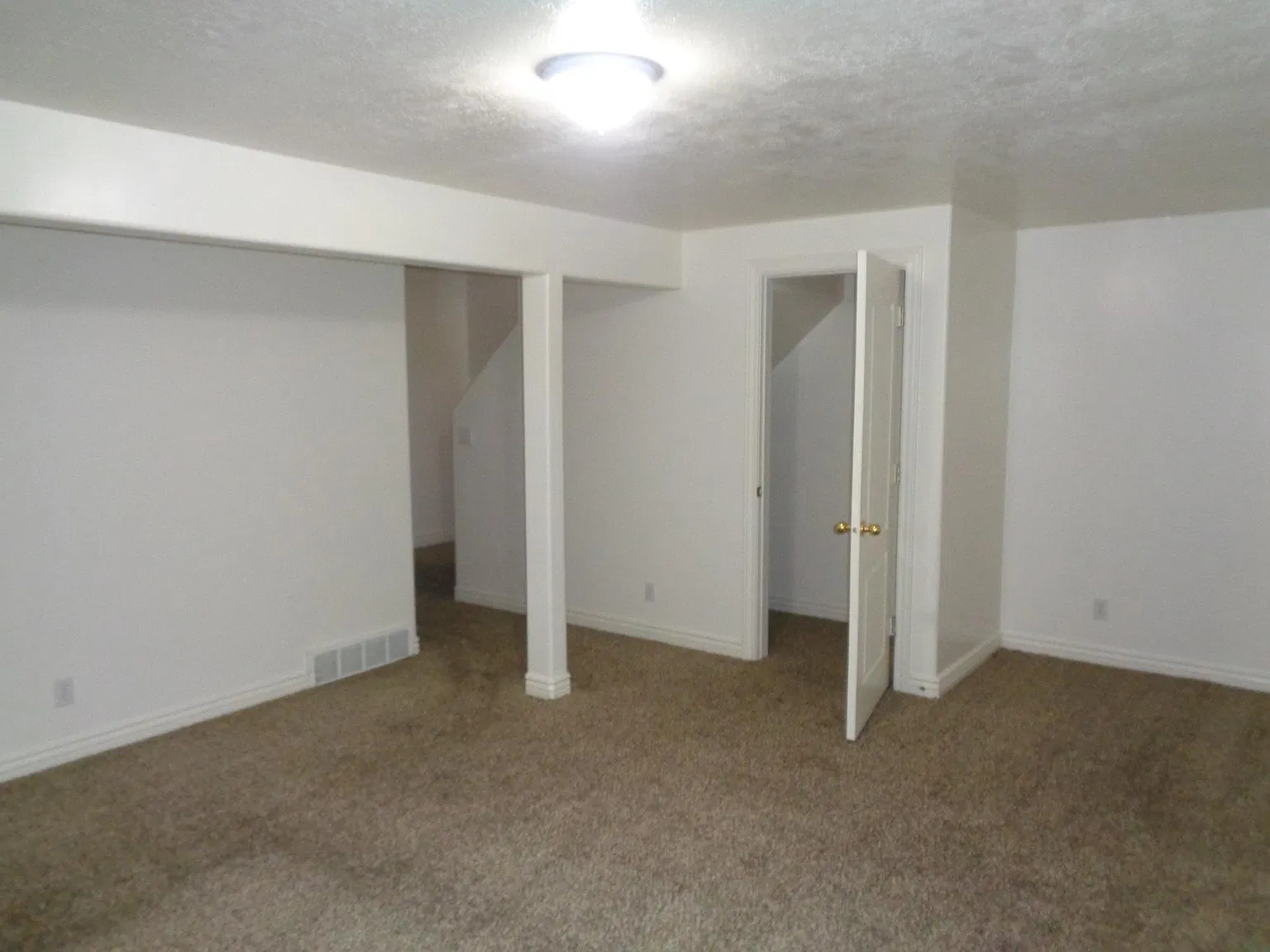 2 bed, 1700 sqft, $1,395 — Photo 3