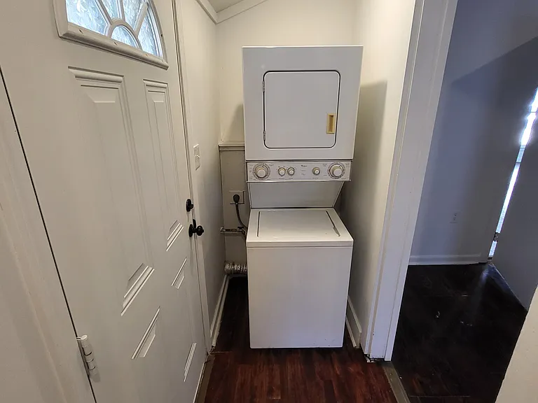 1000 N Poplar St #A — Photo 12
