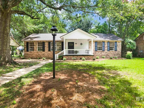 317 Lee St, Chickasaw, AL 36611