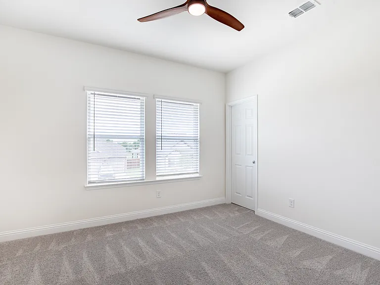 715 Parkside Dr — Photo 28