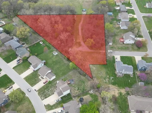 Crestwood Dr, Basehor, KS 66007