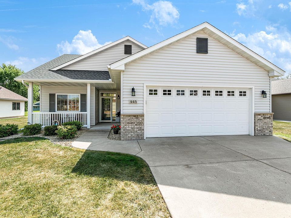 1st image of 445 Wellington Cir