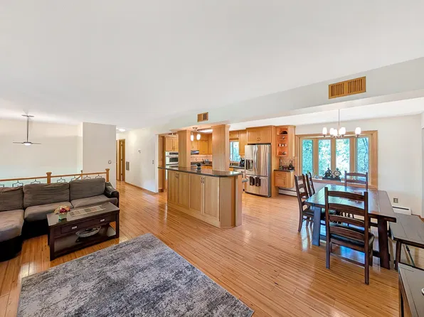 2725 Scott Ave N, Golden Valley, MN 55422