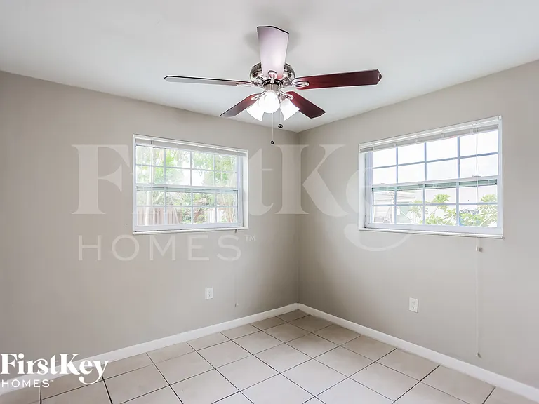 7231 McArthur Pkwy — Photo 12