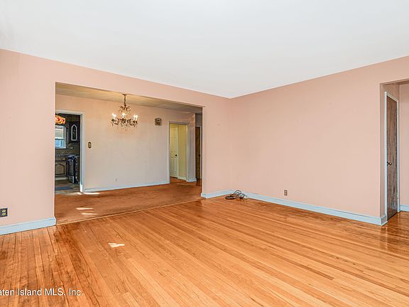 4th image of 55 Longview Rd