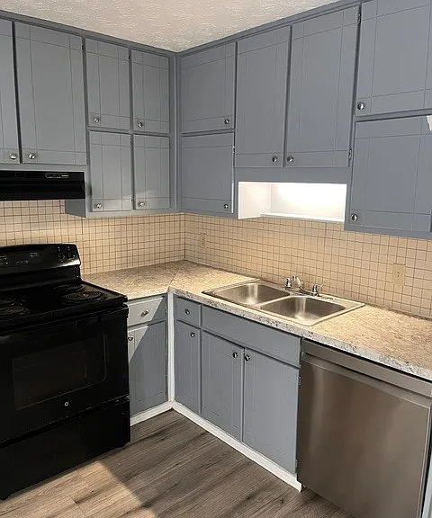 140 Hunters Ln #C — Photo 24