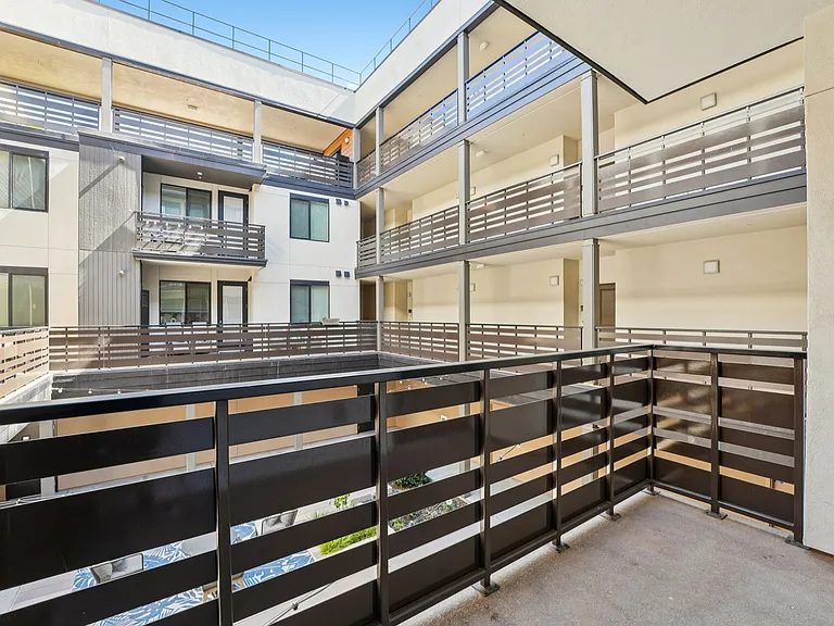 Santana Terrace — Photo 27