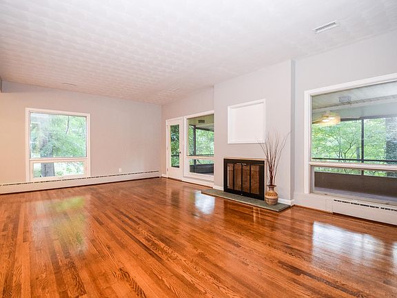 5th image of 1247 Terrace Dr
